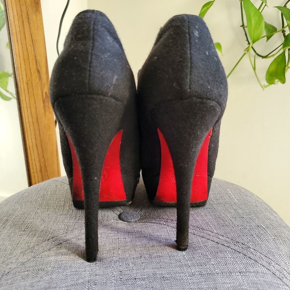 CHRISTIAN LOUBOUTIN | Loubout 150 Black Peep Toe Military Heeled Booties (9 US) - Picture 6 of 14